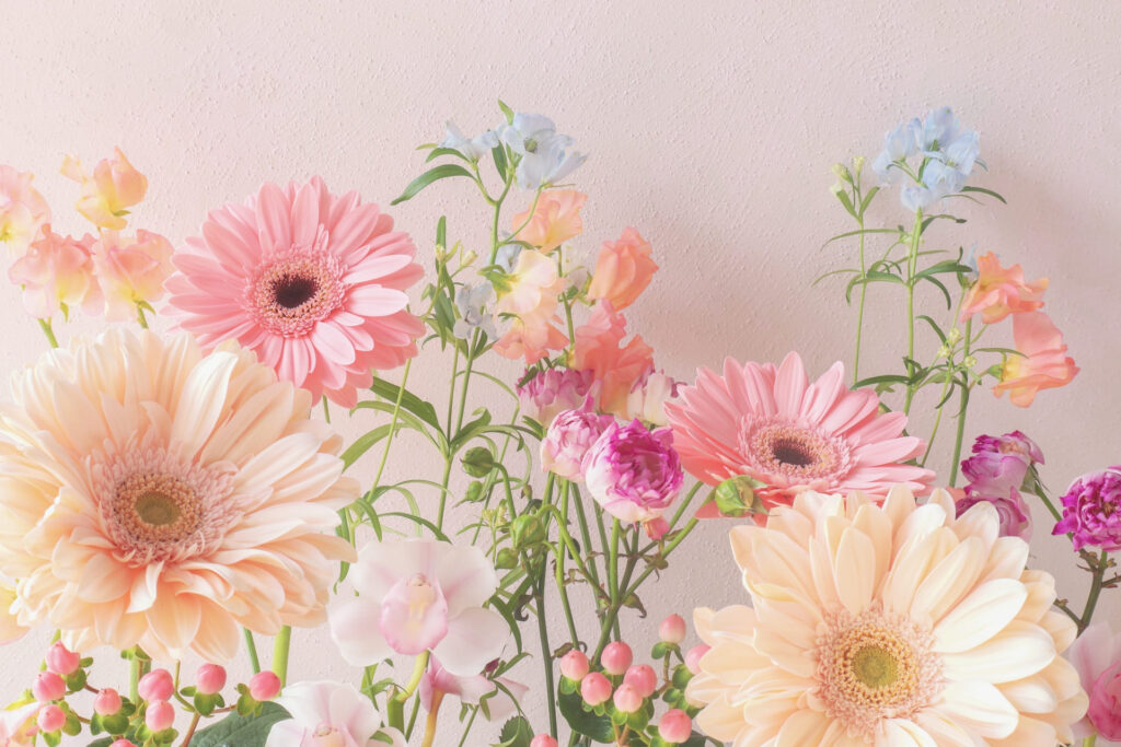 ボタニカルなイメージの花束