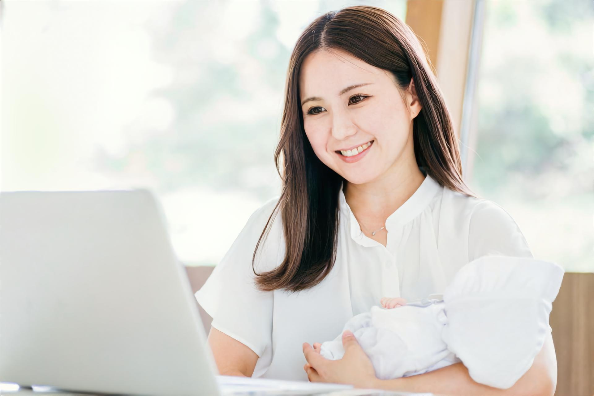 出産後に仕事をする女性