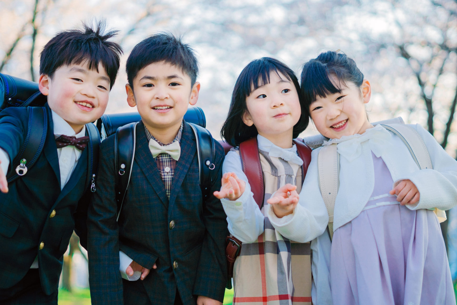 入学式の小学生たち