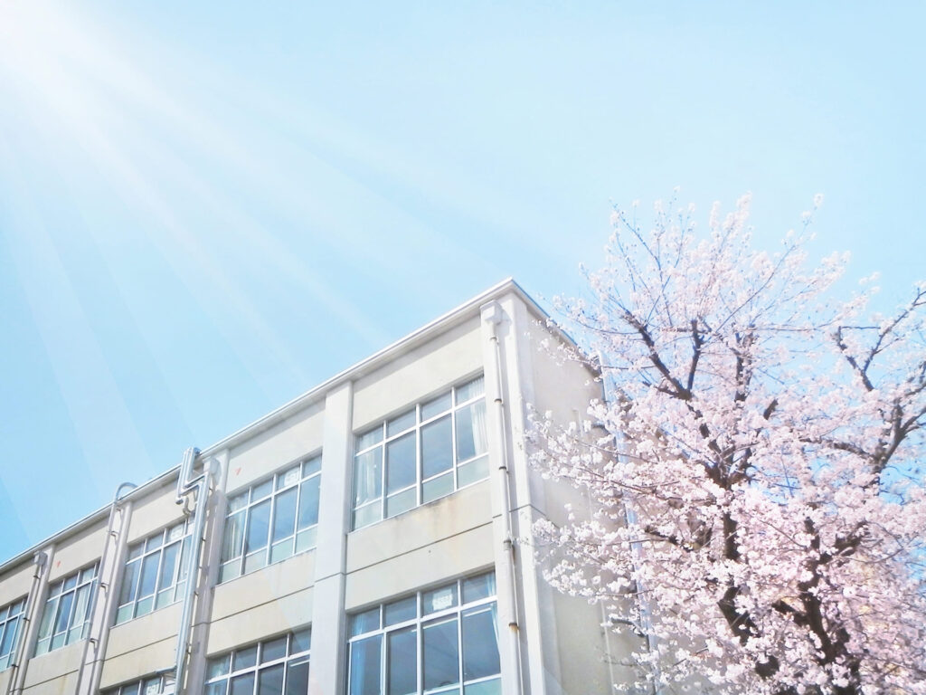 学校と桜2