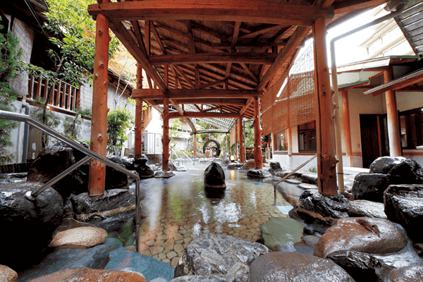  依山楼岩崎の温泉旅館